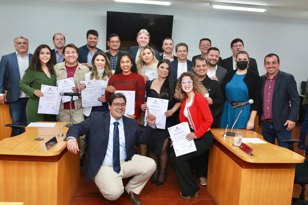 Câmara homenageia influenciadores digitais pelo trabalho desenvolvido na cidade