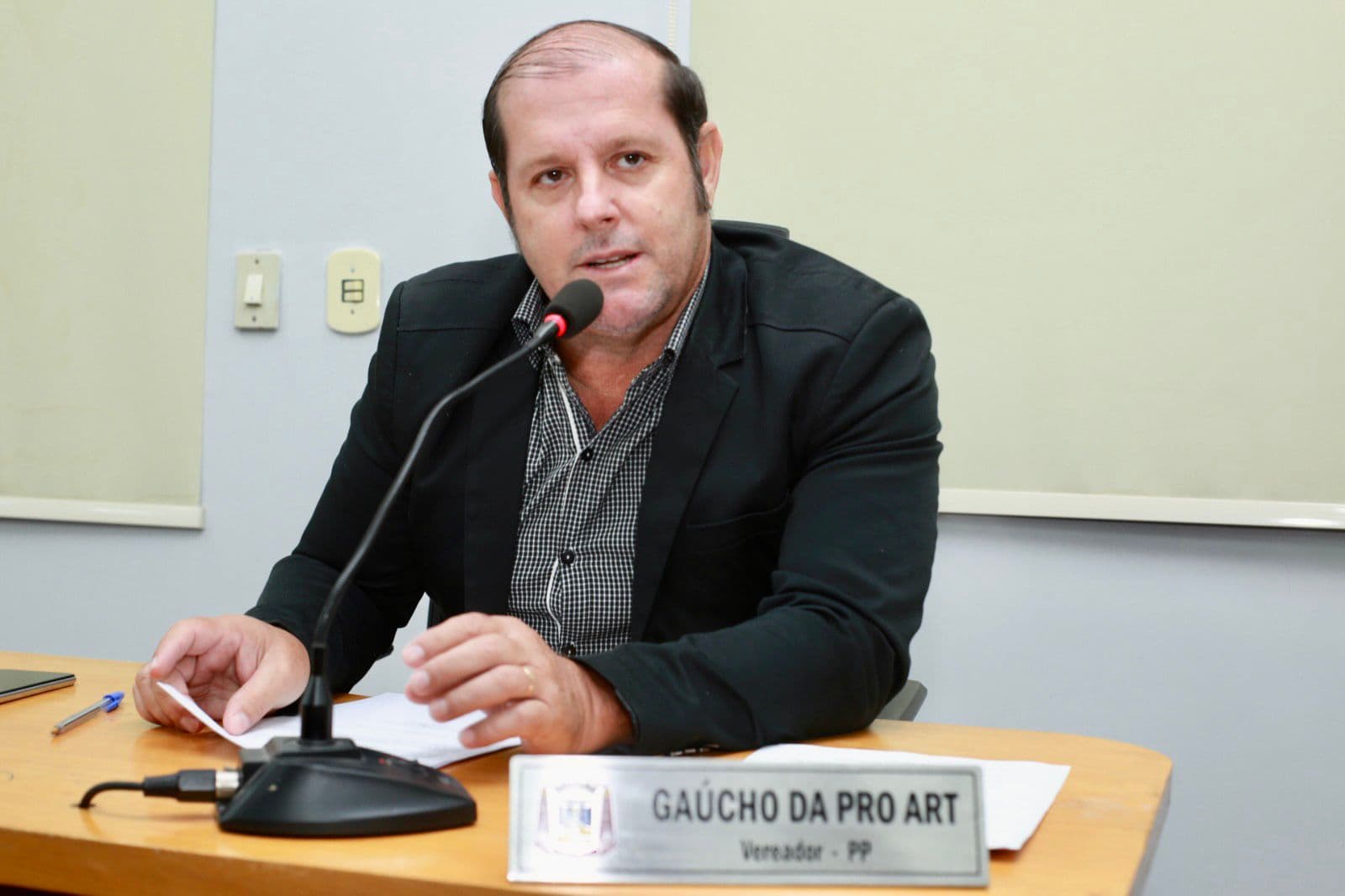 Vereador pede mais segurança de trânsito na região da Escola Cássio Leite de Barros