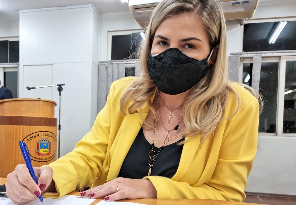 Projeto de Lei obriga instituições a disponibilizar intérpretes de Libras na cidade