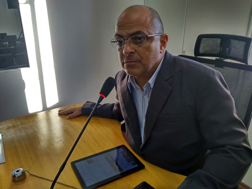 Na Câmara, vereador reforça pedido por pavimentação da 15 de Novembro