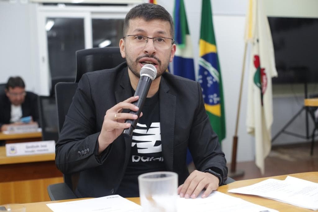 Vereador sugere campanhas educativas para orientar motoristas sobre mudanças na Rua Colombo