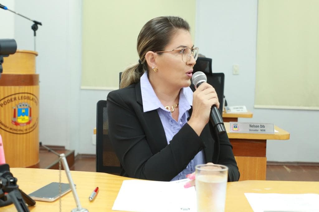 Vereadora pede ao Executivo, medidas necessárias de segurança próximo às escolas