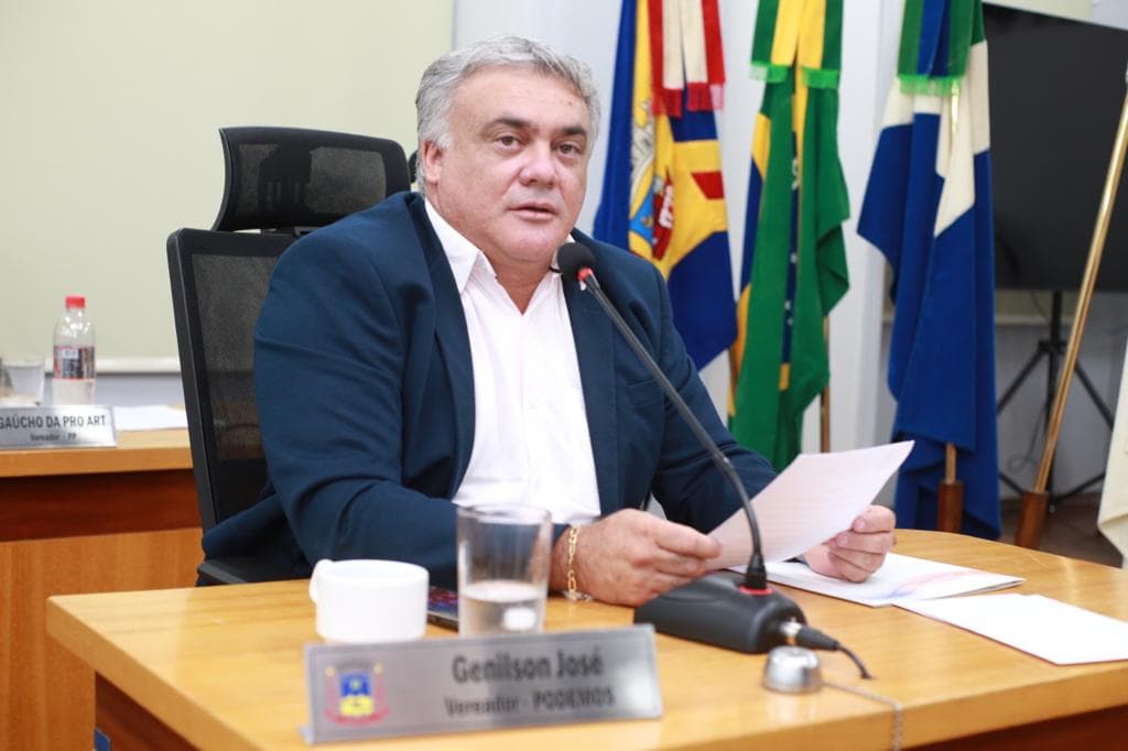 Vereador reivindica limpeza em via pública do Bairro Nova Corumbá