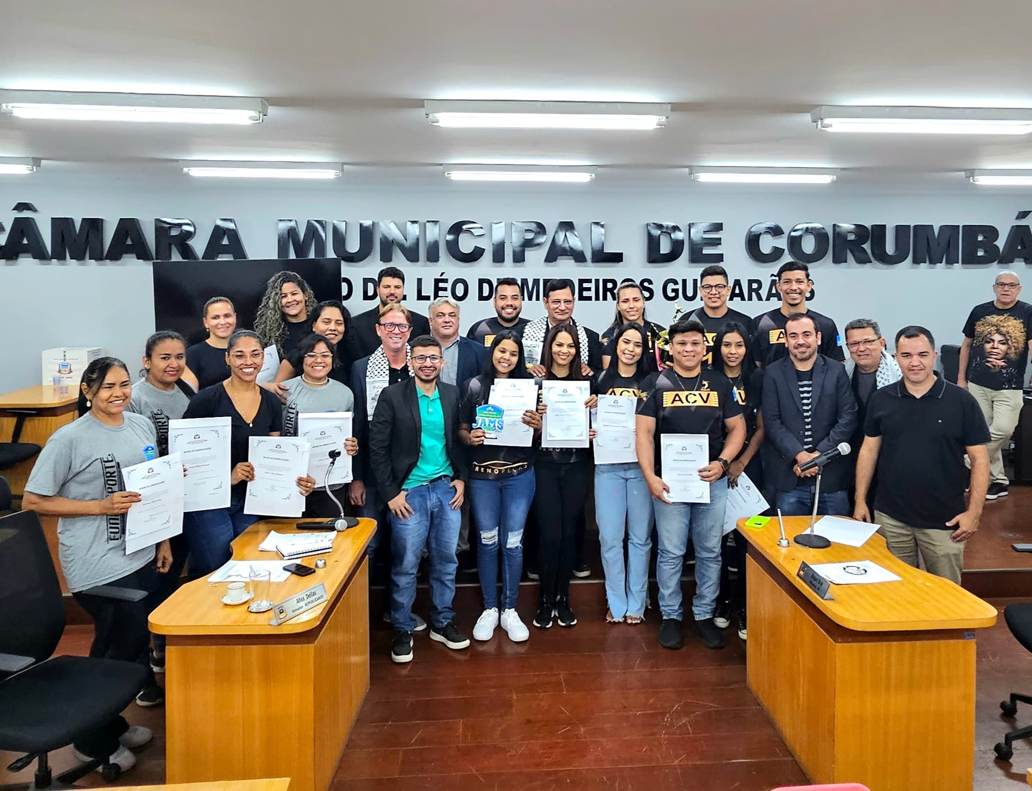 Atletas, técnicos e dirigente são homenageados na Câmara por conquistas nos JAMS