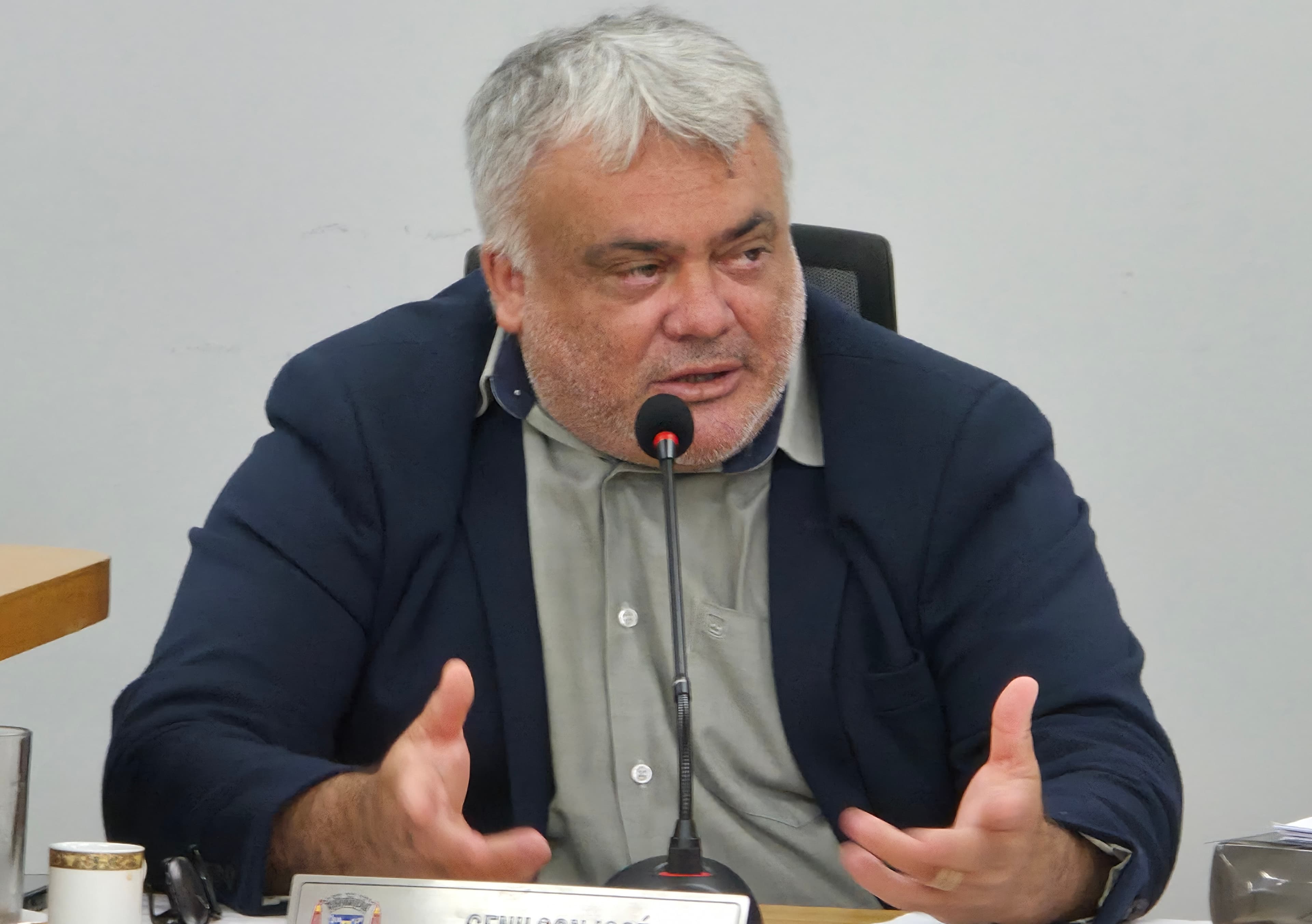 Genilson busca informações sobre retomada de obras do Centro de Saúde do Nova Corumbá