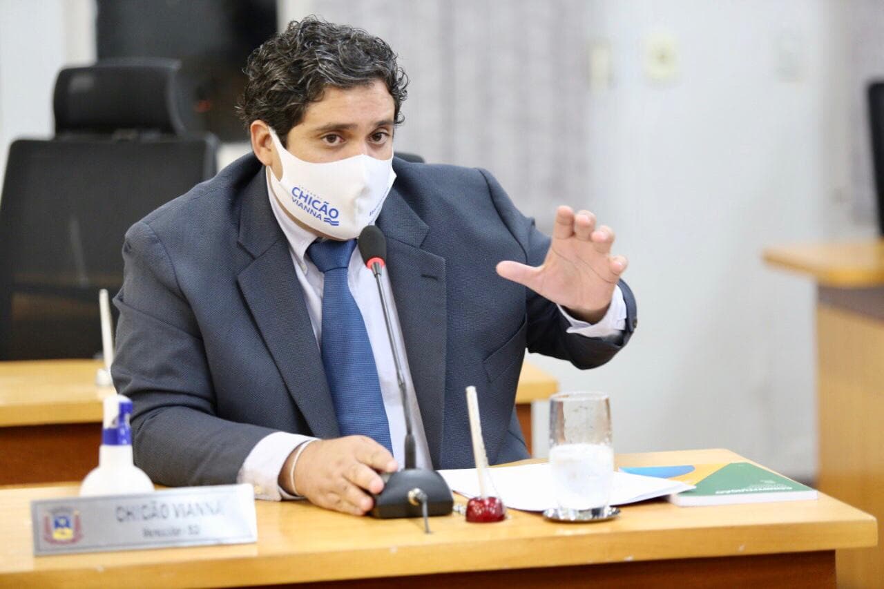 Vereador busca saber se há sobras de vacinas na rede e qual a destinação