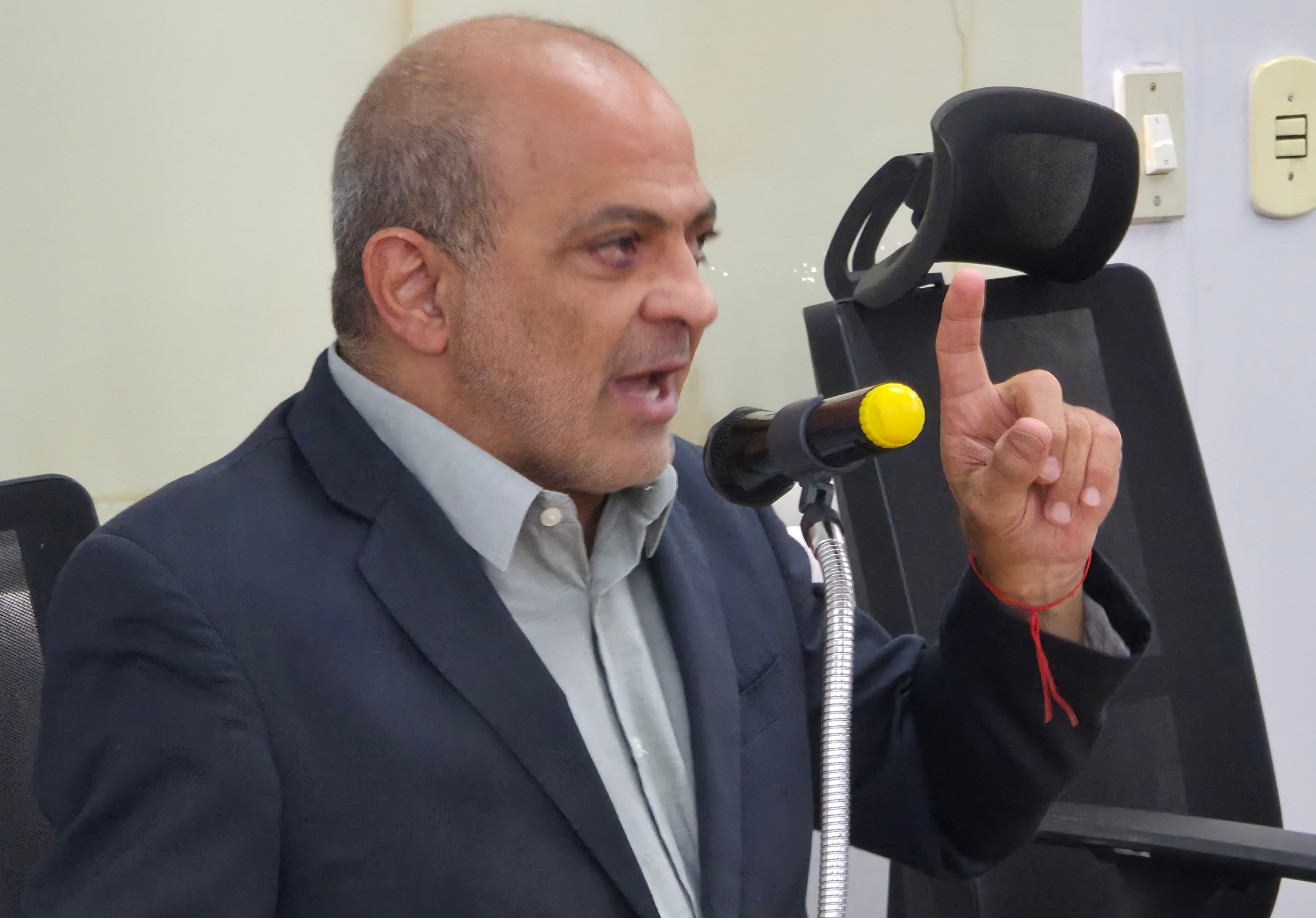 Yussef busca informações sobre prevenção contra incêndios em prédios públicos