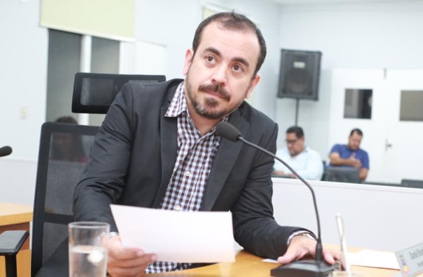 Vereador pede providências para evitar excesso de poeira em trecho da 262, em Maria Coelho