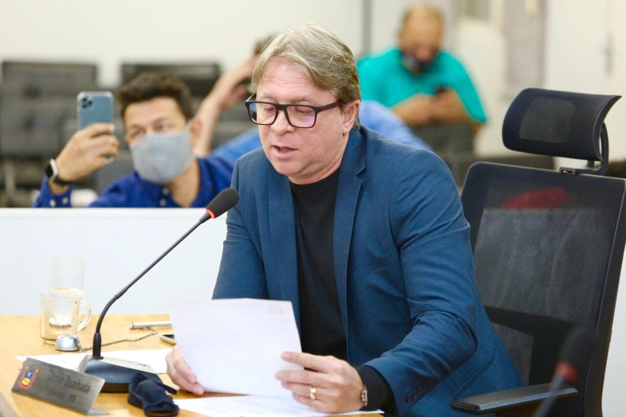 Sugerida vacinação de trabalhadores de postos de combustíveis e supermercados contra o coronavírus