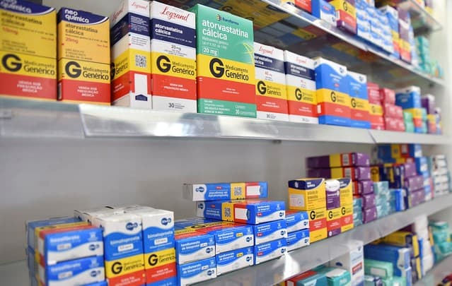 Vereador sugere que Procon realize pesquisa de preços de medicamentos em farmácias