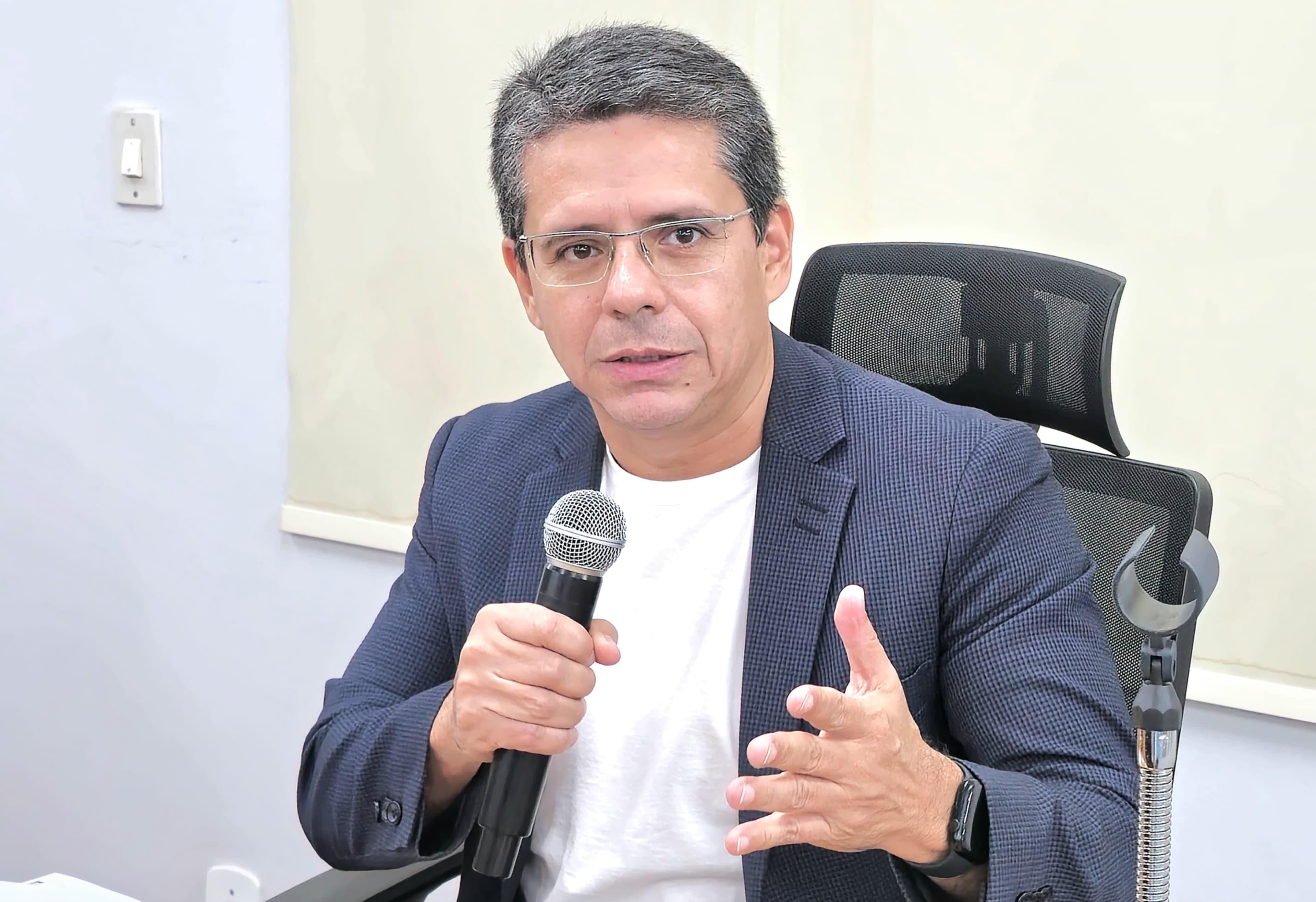 Em atendimento a moradores, vereador solicita abertura de rua no Jardim dos Estados