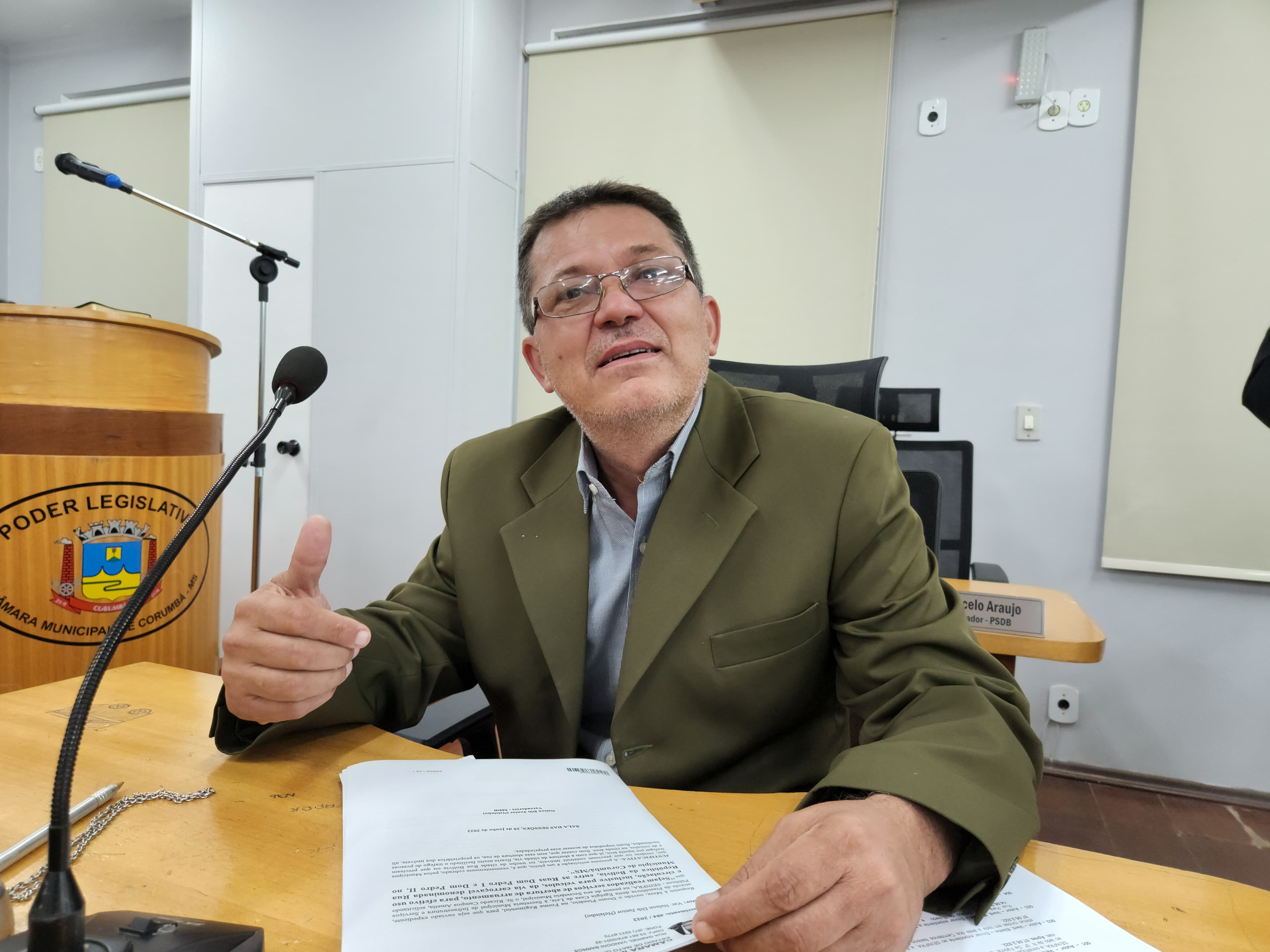 Vereador pede informações sobre pavimento das ruas centrais da cidade