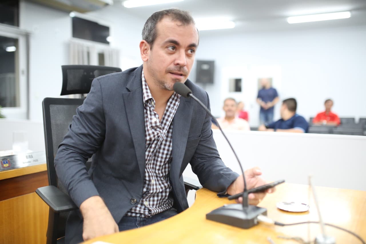 Na Câmara, vereador reivindica limpeza do Conjunto Jardim Aeroporto