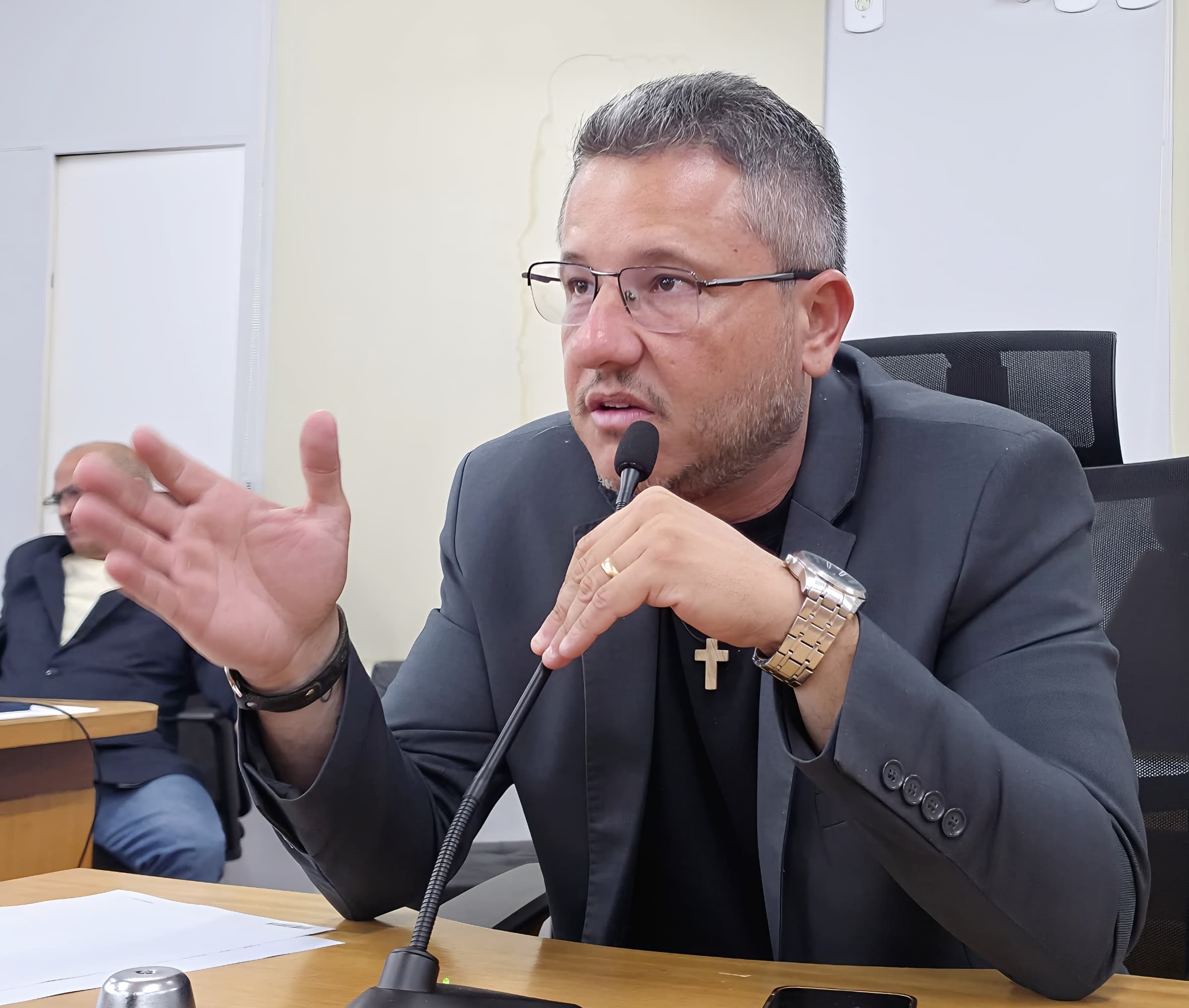 Cazarin reivindica ações urgentes para recuperação da pista de skate do Poliesportivo