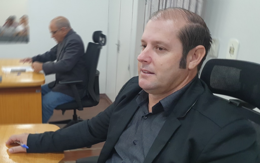 Vereador solicita obras de infraestrutura para atender bairros da cidade