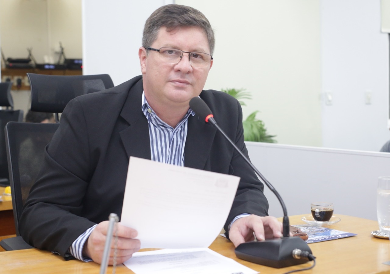 Vereador solicita equipamento por um trânsito mais seguro na parte alta da cidade
