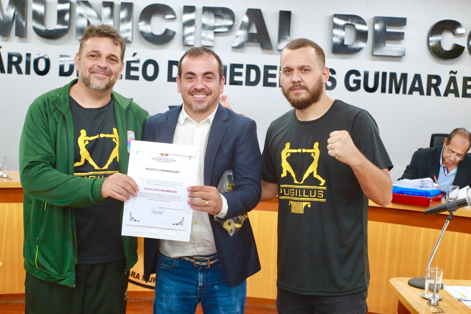 Equipe da Pugillus Corumbá é homenageada na Câmara por título em competição estadual