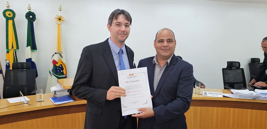 Juiz é homenageado na Câmara por apoio incondicional ao COMAD