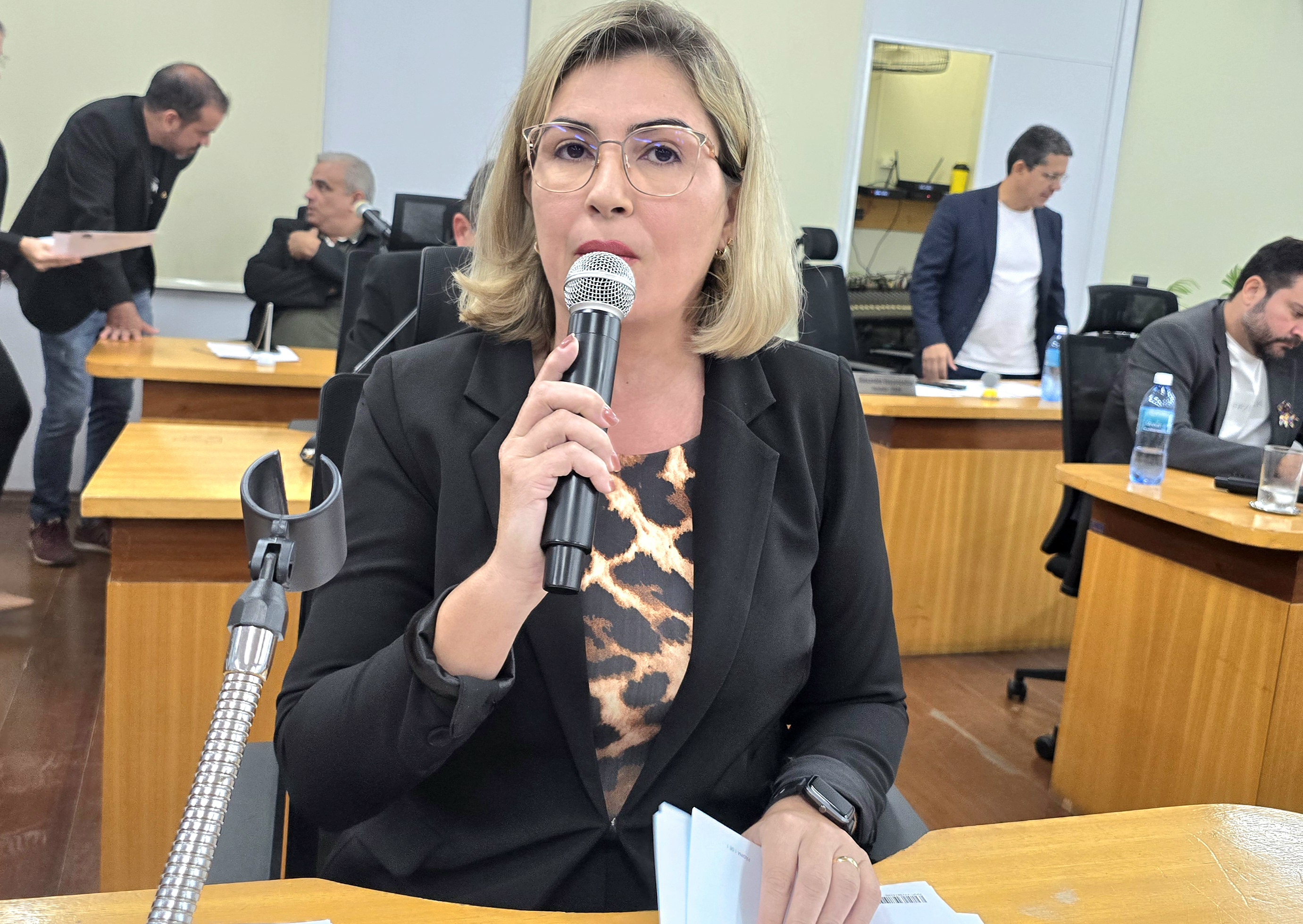 Vereadora busca informações sobre serviços de Raio X no sistema de Saúde Pública