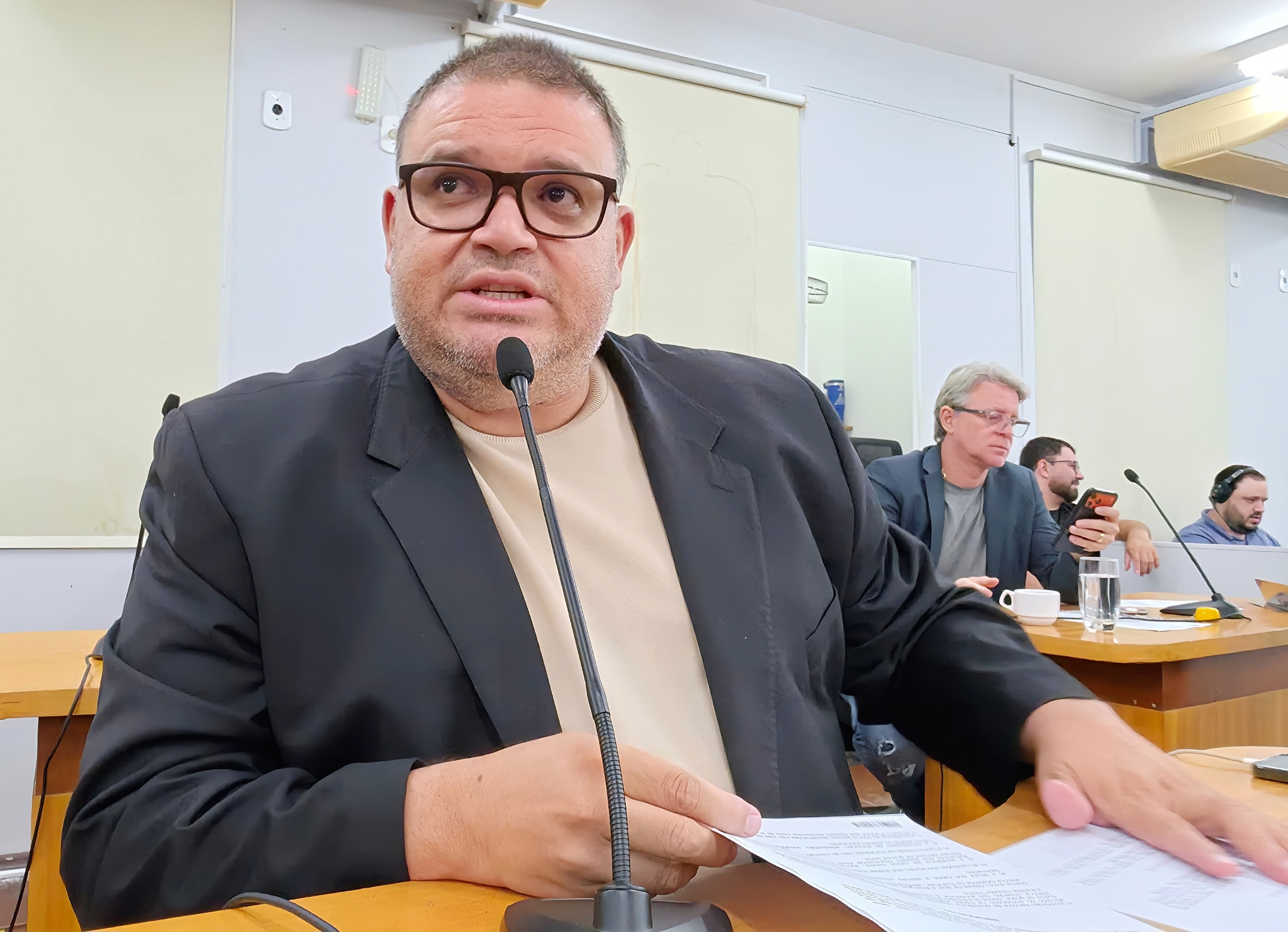 Jovan solicita avaliação de rede elétrica em região com circulação de veículos de grande porte