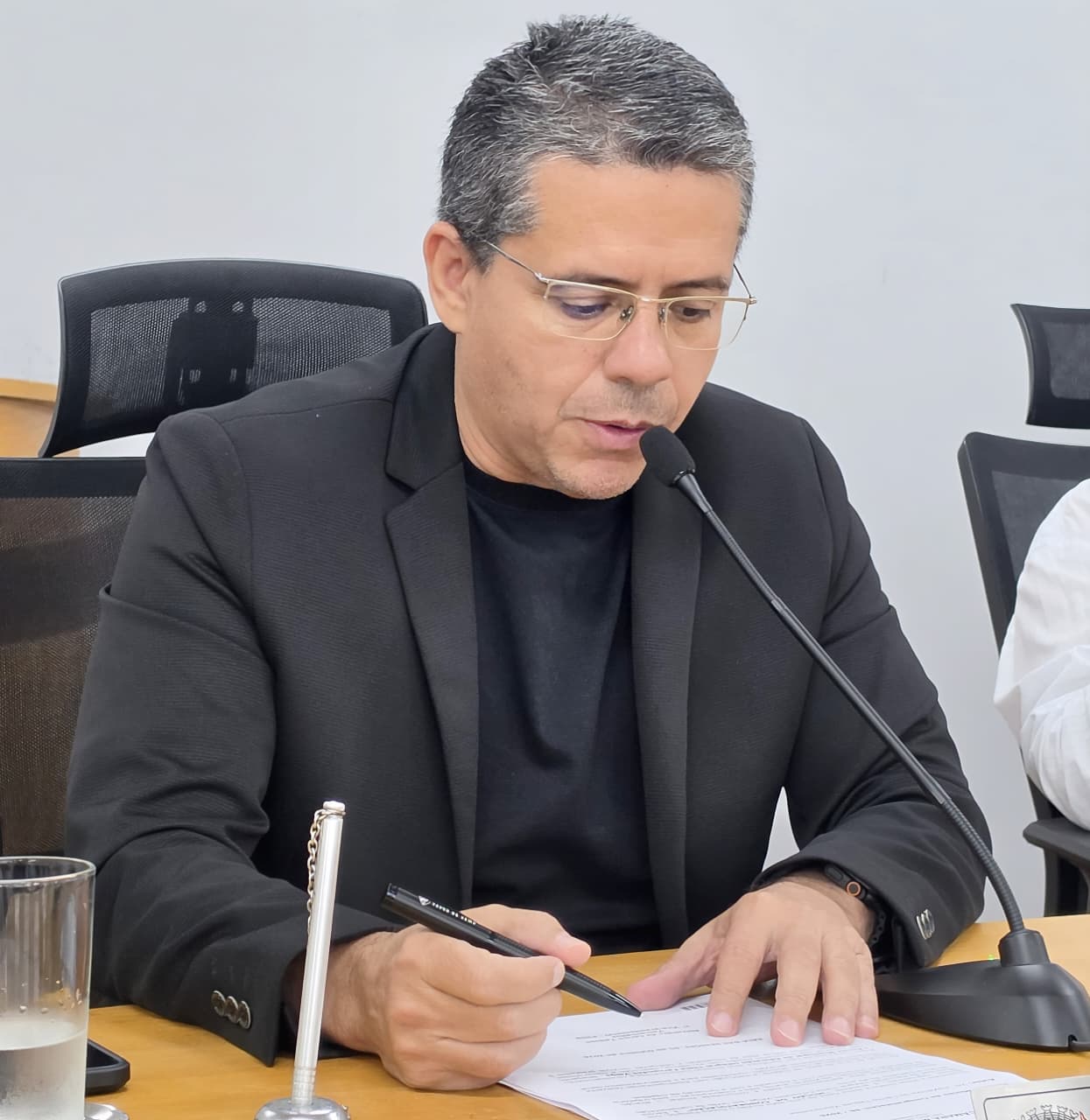 Alexandre reforça necessidade de plano de cargos para fisioterapeutas e terapeutas ocupacionais