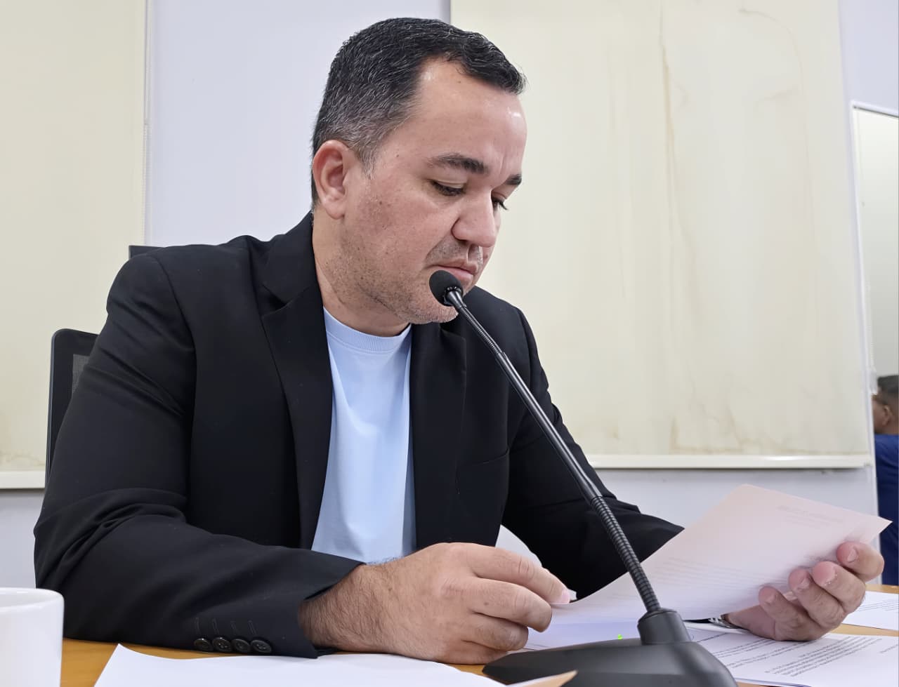 Marcelo trabalha por obras de pavimentação para atender bairros da cidade