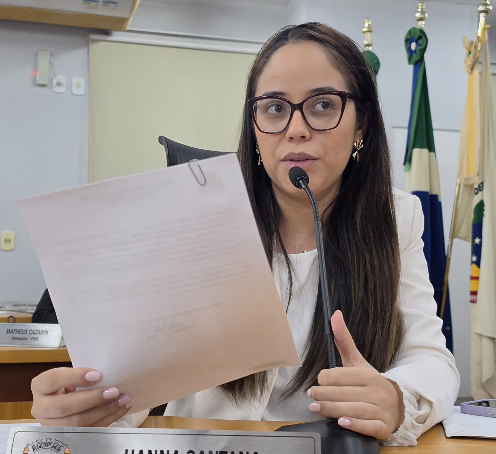 Hanna busca informações sobre remarcação de exames cancelados por falta de energia