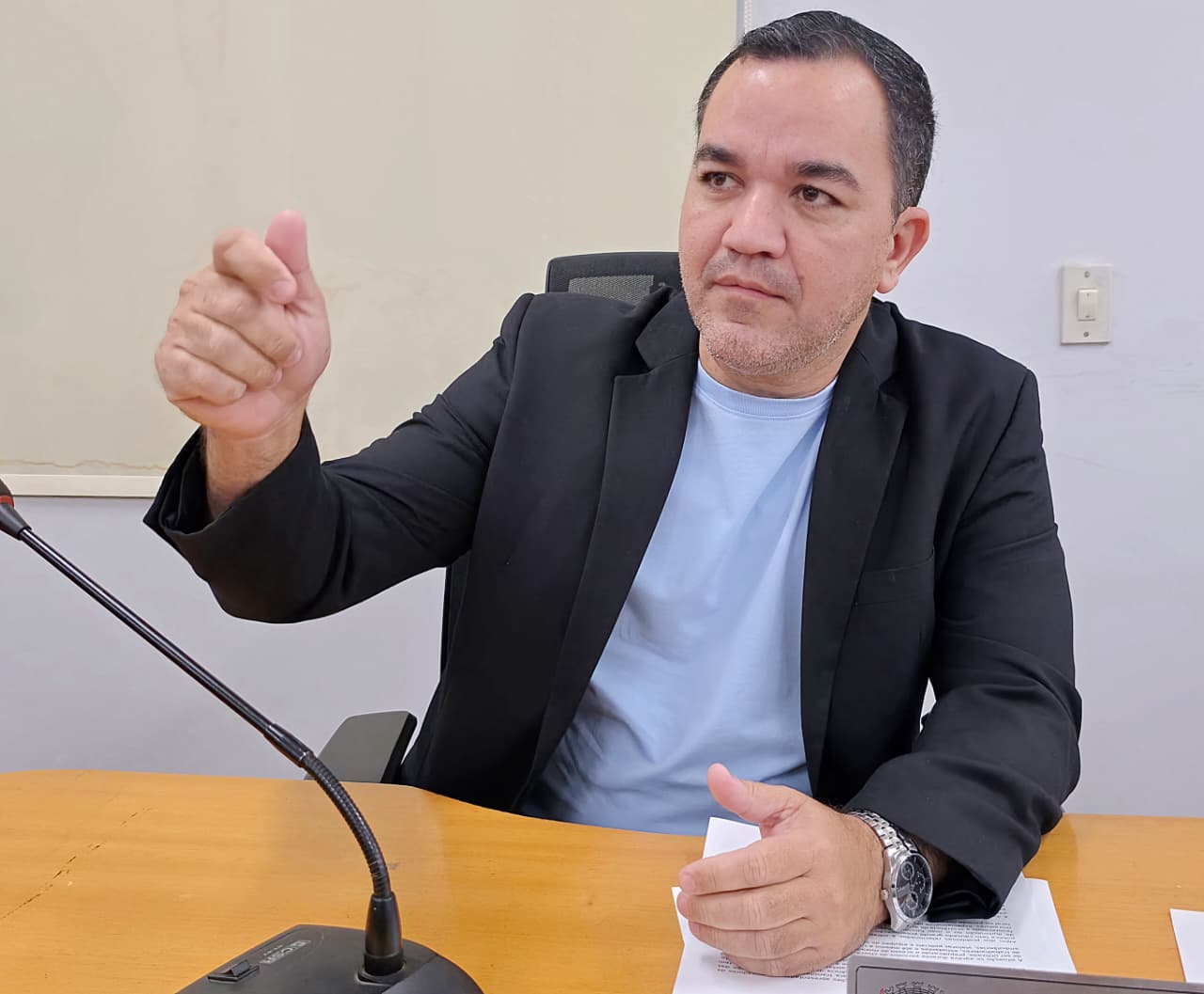 Marcelo busca melhoria no sistema de iluminação pública da Orla dos Ipês