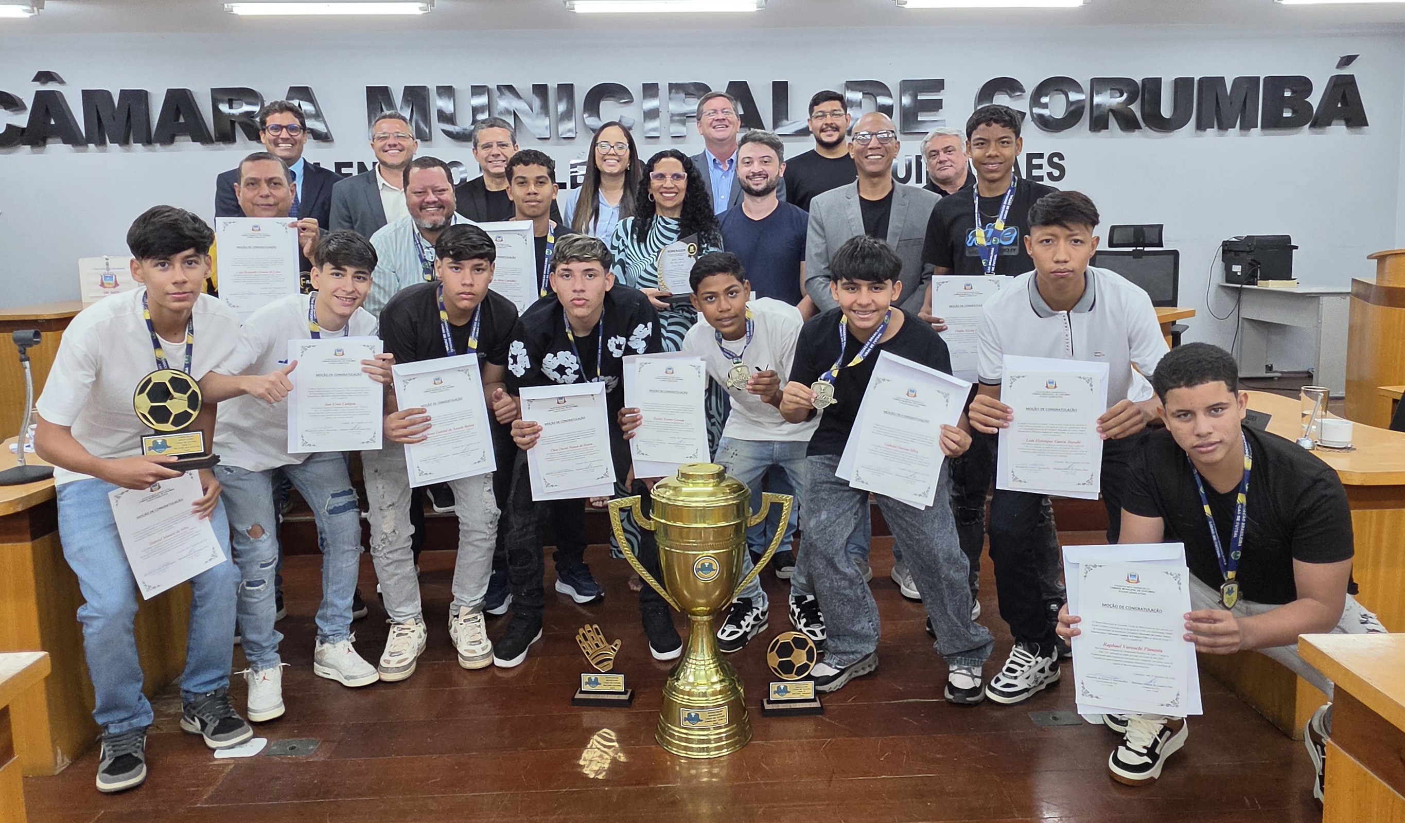 Câmara homenageia CT ALFE pelo título do brasileiro de futsal sub-15